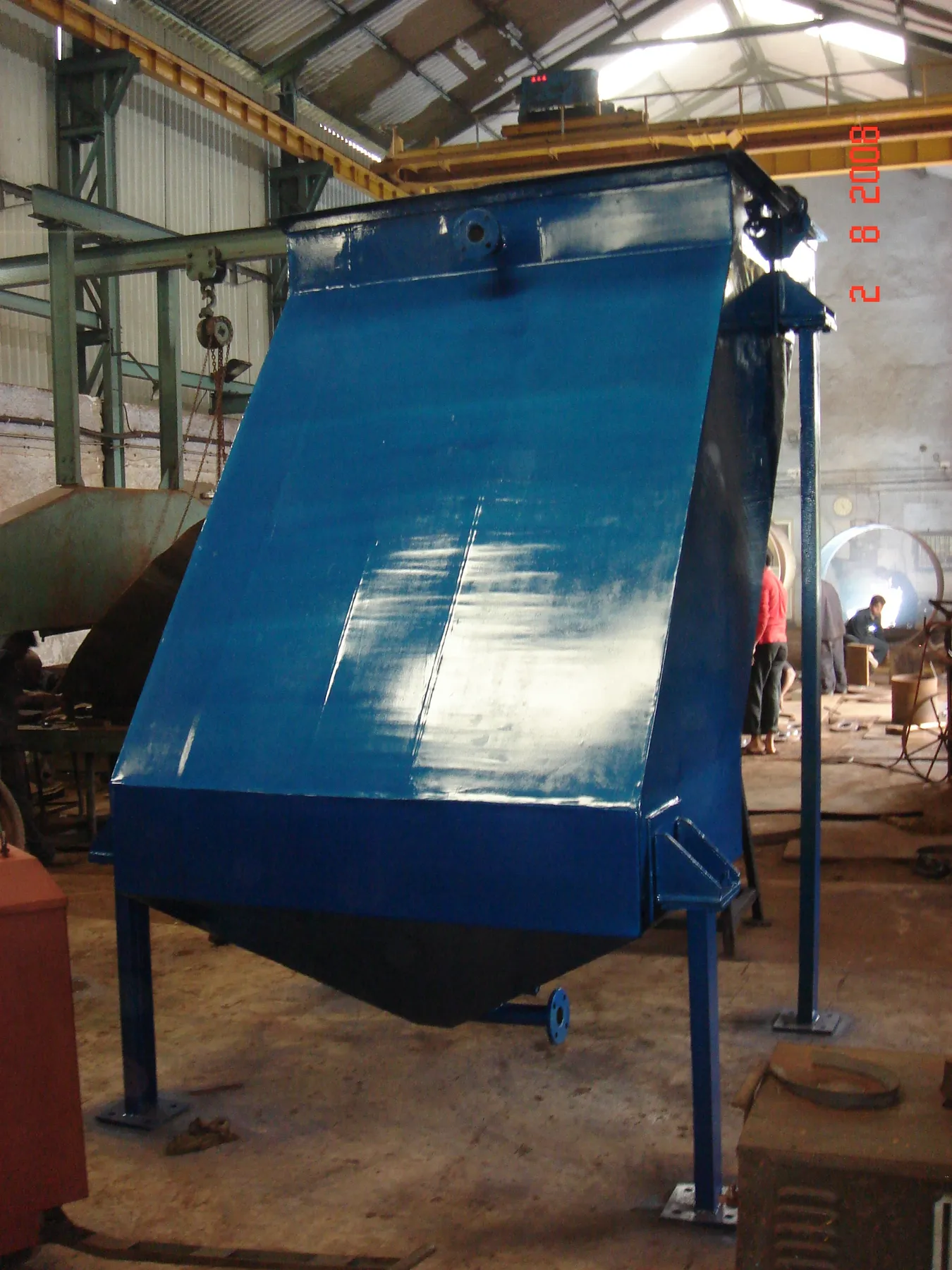 Plate settler in the workshop